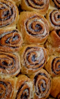 Anna's "Cinnabon" style cinnamon rolls